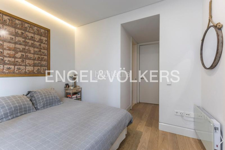 Apartamento espectacular bajo con jardín de obra nueva en Madrid