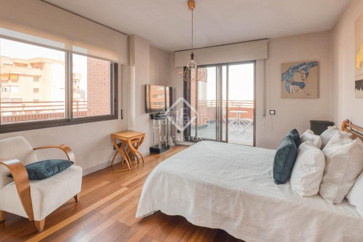 Piso exclusivo ático dúplex de 3 dormitorios con vistas incomparables en venta en chamartín, en Madrid
