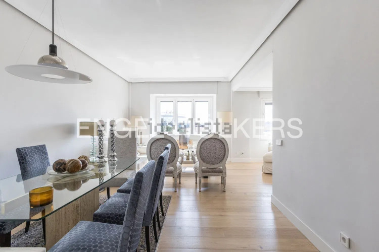 Piso en avenida de Pío XII