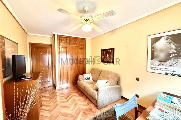 Piso en calle de Pastora Imperio