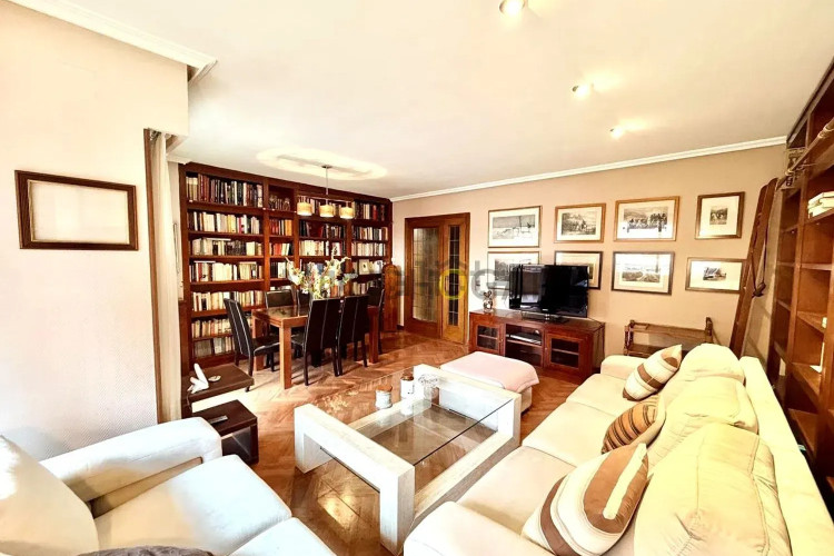 Piso en calle de Pastora Imperio