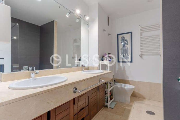 Piso luminosa vivienda con vistas panorámicas en nueva españa en Madrid