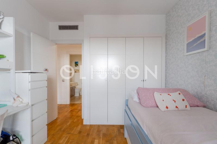 Piso luminosa vivienda con vistas panorámicas en nueva españa en Madrid