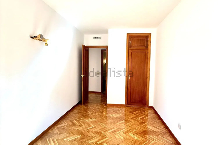 Piso en avenida de Pío XII