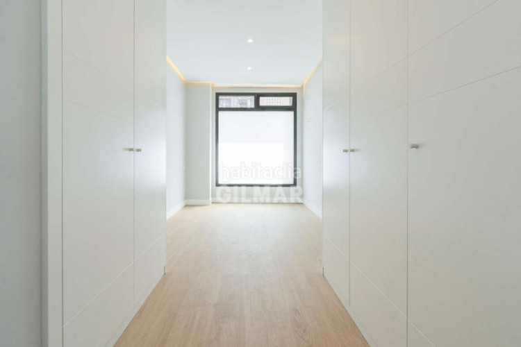 Piso licencia de hospedaje y máxima rentabilidad en el nuevo eje castellana nortese presenta esta exclusiva propiedad con lic en Madrid