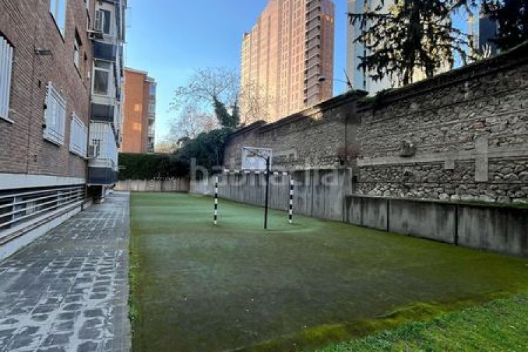 Ático inmejorable oportunidad de 3 habitaciones en Castilla en Madrid