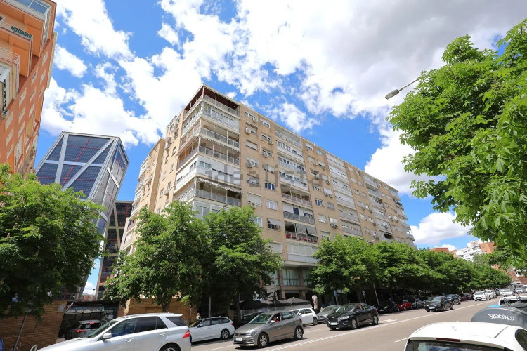 Piso en venta en Calle de Enrique Larreta
