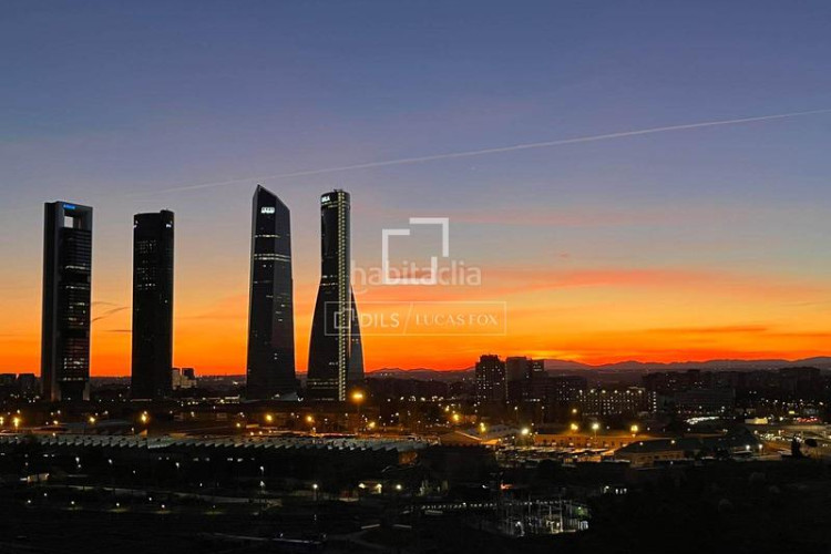 Ático exclusivo ático dúplex de 3 dormitorios con vistas incomparables en venta en chamartín, en Madrid