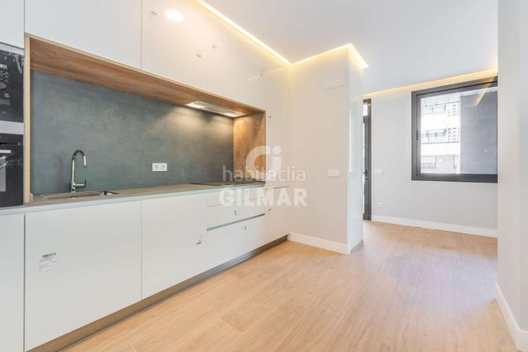 Piso licencia de hospedaje y máxima rentabilidad en el nuevo eje castellana nortese presenta esta exclusiva propiedad con lic en Madrid