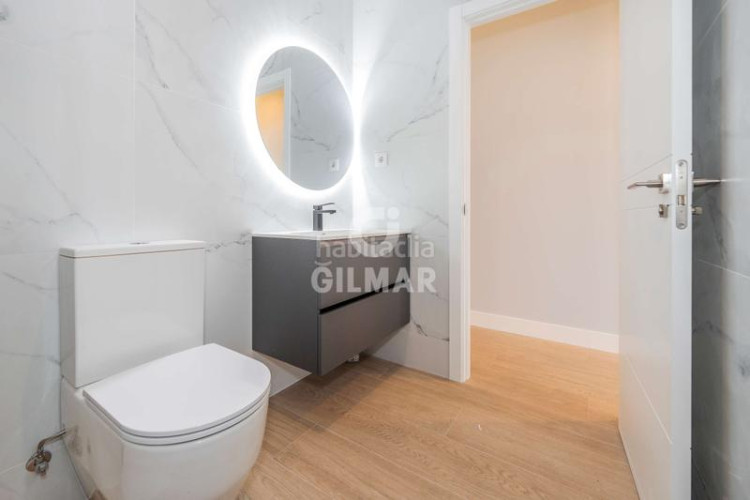 Piso licencia de hospedaje y máxima rentabilidad en el nuevo eje castellana nortese presenta esta exclusiva propiedad con lic en Madrid