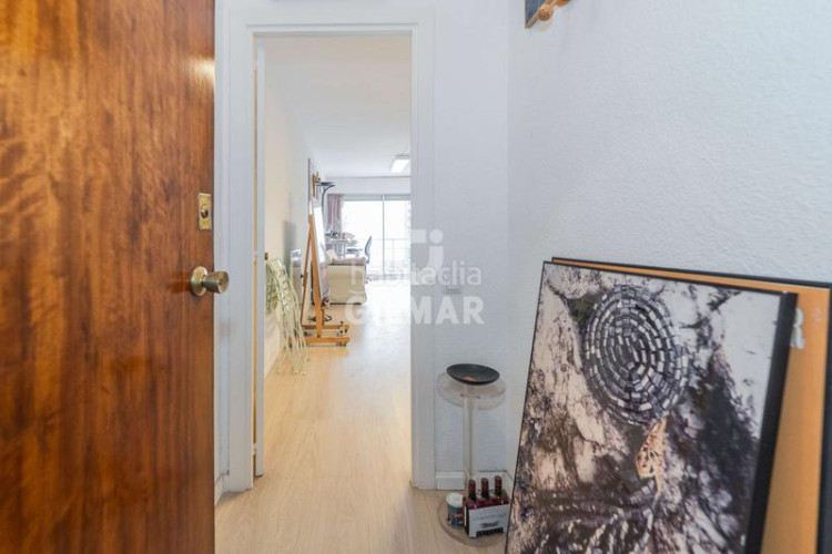 Piso descubre esta magnífica oportunidad de inversión en el corazón del barrio de Castilla, dentro del prestigioso distrito de chamartí en Madrid