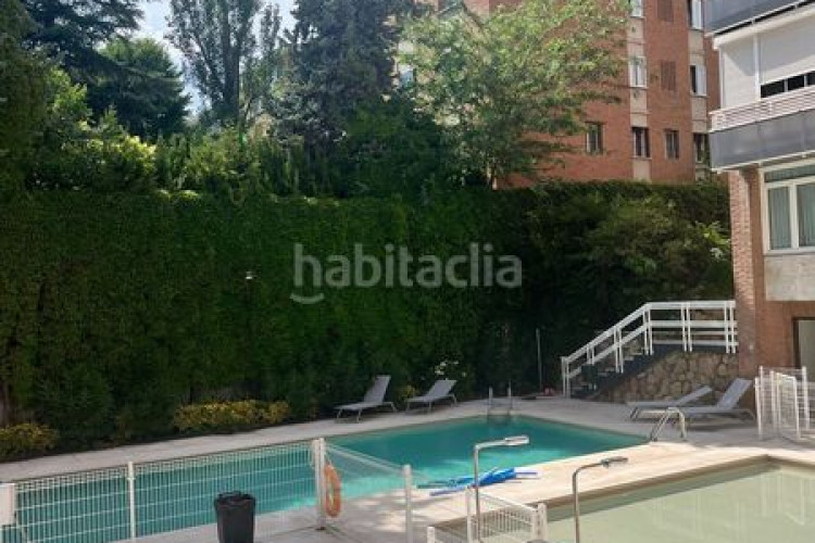 Ático inmejorable oportunidad de 3 habitaciones en Castilla en Madrid