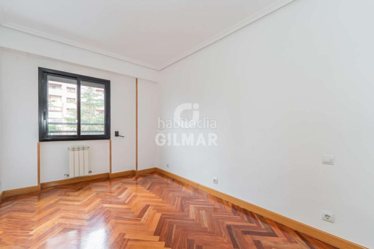 Piso en el prestigioso barrio de chamartín, , se encuentra esta vivienda en altura que representa una oportunidad única para aque en Madrid