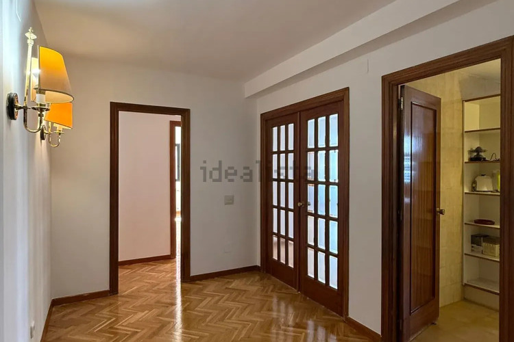 Piso en avenida de Pío XII