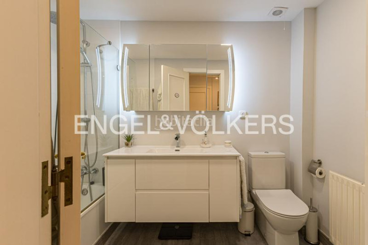 Apartamento exclusivo apartamento con terraza, piscina y garaje en avenida de burgos, en Madrid