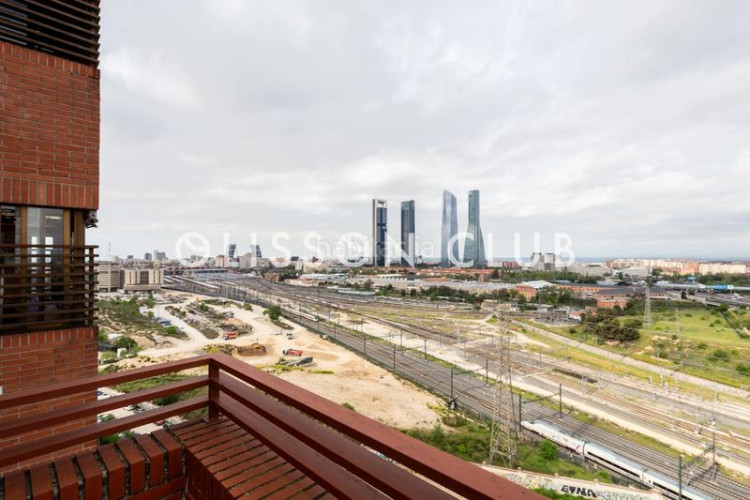 Ático exclusivo ático dúplex en chamartín, junto a nuevo norte terraza, luz y futuro en Madrid