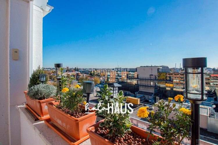 Piso ¿te imaginas despertar cada mañana en lo más alto de chamartín, con vistas abiertas y a tus pies? en Madrid