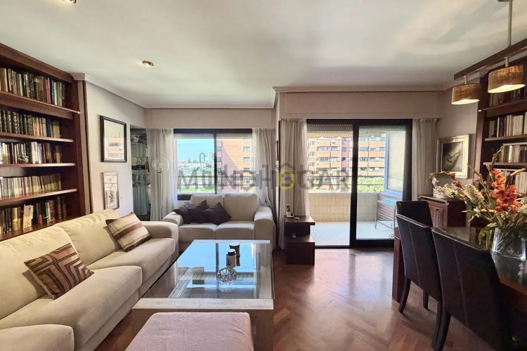 Piso en calle de Pastora Imperio