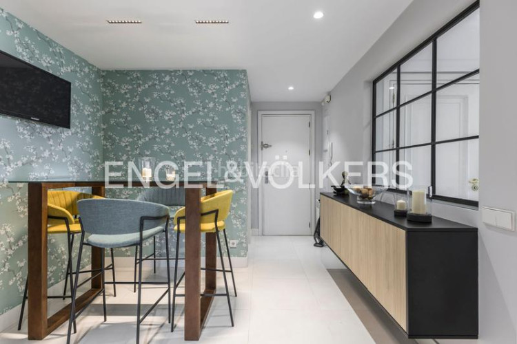 Piso luminoso piso con vistas y garaje en av pio xii en Madrid