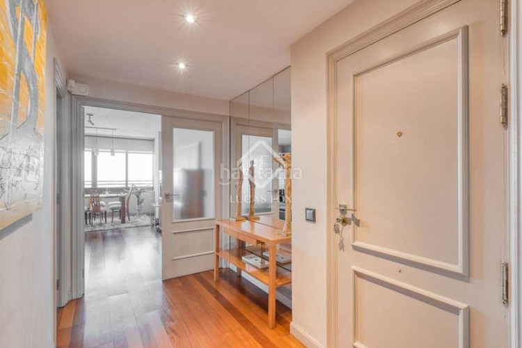 Piso exclusivo ático dúplex de 3 dormitorios con vistas incomparables en venta en chamartín, en Madrid