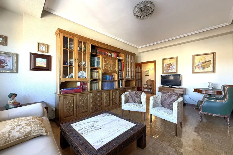 Piso en calle de San Ramón Nonato