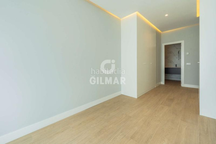 Piso licencia de hospedaje y máxima rentabilidad en el nuevo eje castellana nortese presenta esta exclusiva propiedad con lic en Madrid