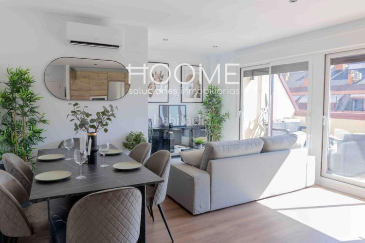 Ático atico con 20 metros de terraza, piscina, garaje opcional, 3 habitaciones 2 baños a estrenar, Castillachamartin en Madrid