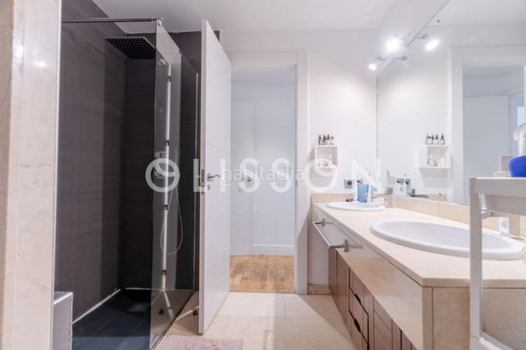 Piso luminosa vivienda con vistas panorámicas en nueva españa en Madrid