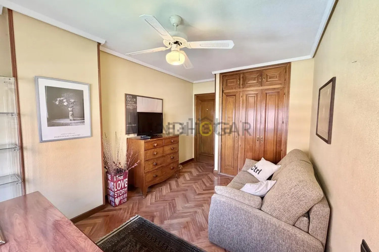 Piso en calle de Pastora Imperio