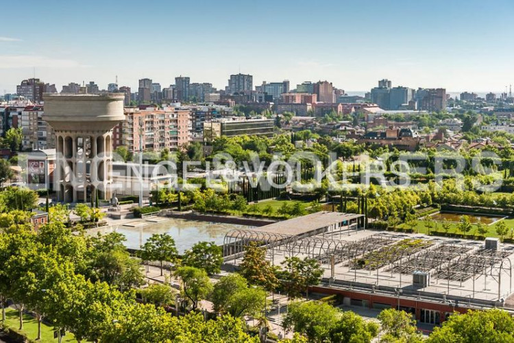 Apartamento exclusivo apartamento con terraza, piscina y garaje en avenida de burgos, en Madrid