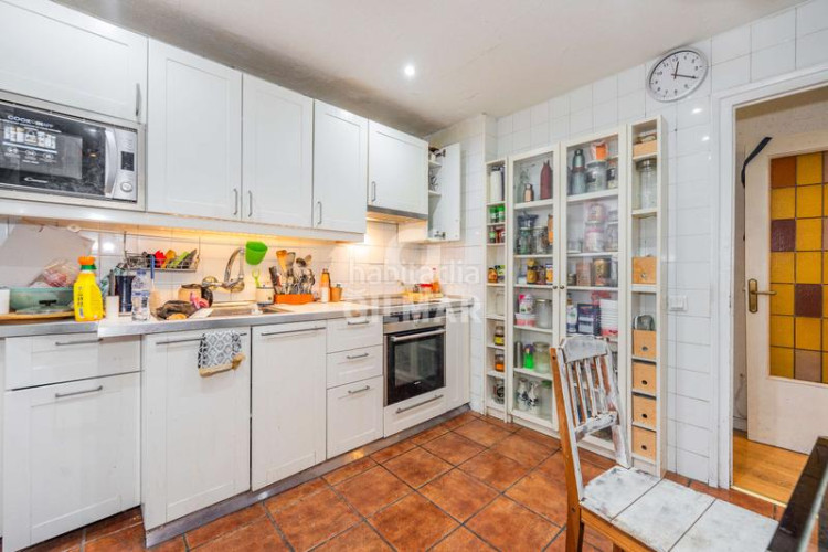 Piso  de 114 m en el barrio de Castilla, con 4 dormitorios y excelente ubicación una oportunidad única tanto para vivir como para i en Madrid