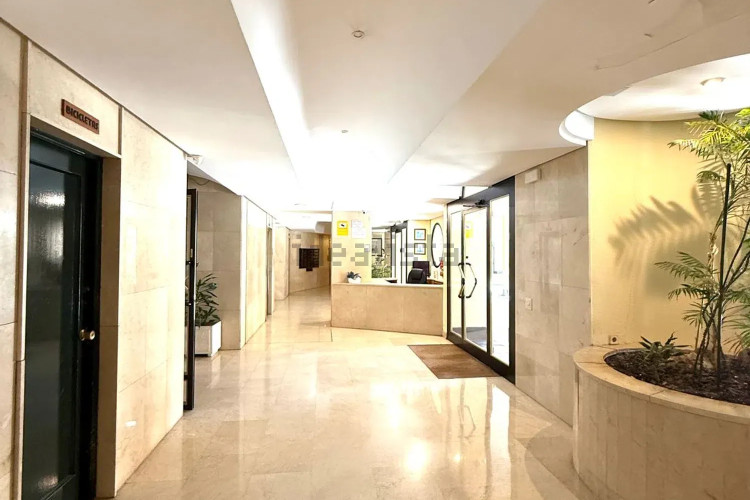 Piso en avenida de Pío XII