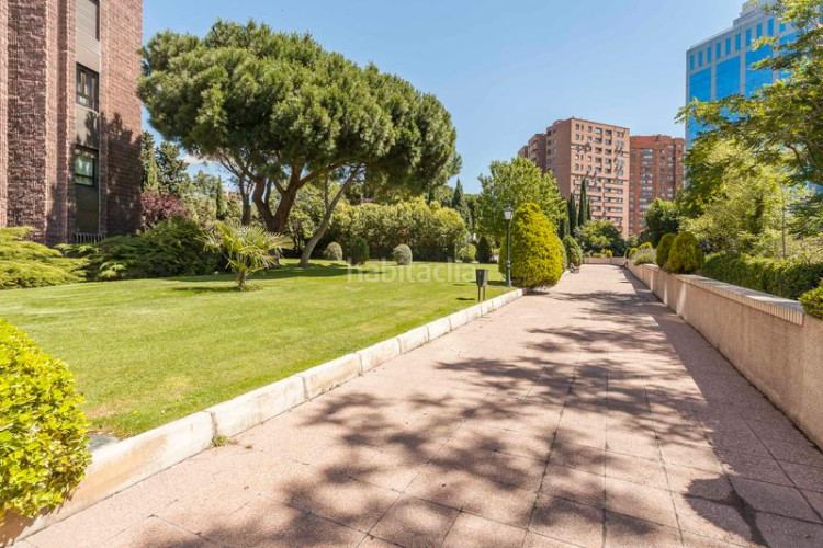 Apartamento maravilloso piso con vistas espectaculares y garaje en chamartín en Madrid