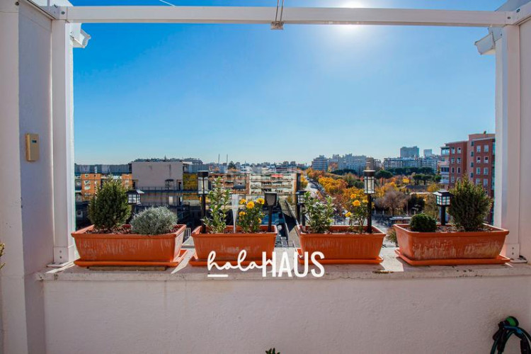 Piso ¿te imaginas despertar cada mañana en lo más alto de chamartín, con vistas abiertas y a tus pies? en Madrid