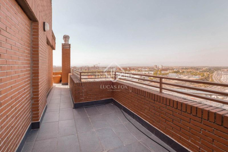 Piso exclusivo ático dúplex de 3 dormitorios con vistas incomparables en venta en chamartín, en Madrid