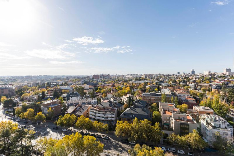 Apartamento maravilloso piso con vistas espectaculares y garaje en chamartín en Madrid