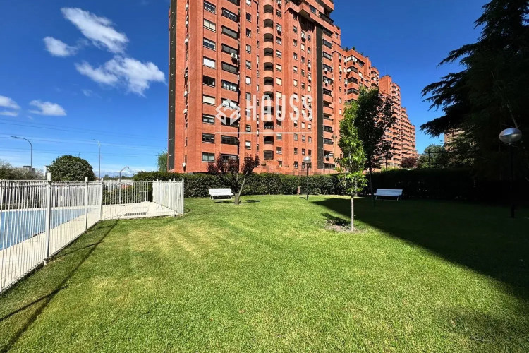 Ático en venta en Calle de Pastora Imperio