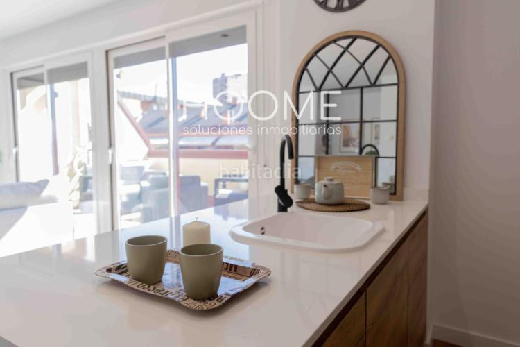 Ático atico con 20 metros de terraza, piscina, garaje opcional, 3 habitaciones 2 baños a estrenar, Castillachamartin en Madrid