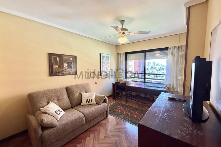 Piso en calle de Pastora Imperio