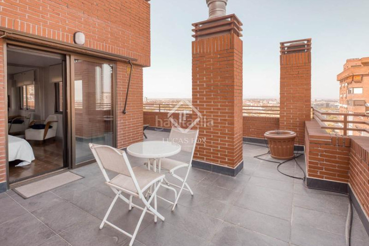 Piso exclusivo ático dúplex de 3 dormitorios con vistas incomparables en venta en chamartín, en Madrid