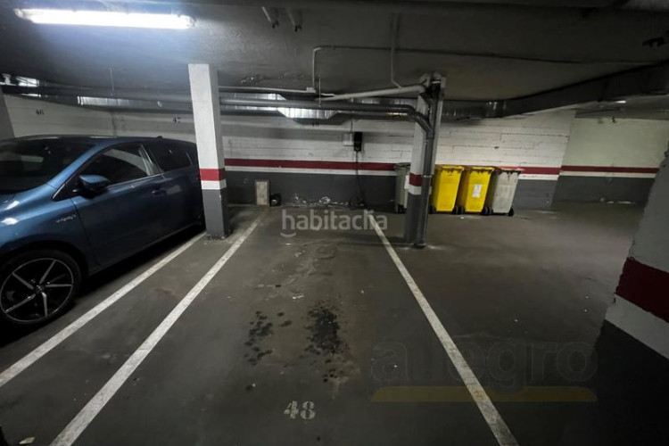 Piso exclusiva vivienda en finca representativa con piscina, garaje, y trastero en zona chamartín. en Madrid