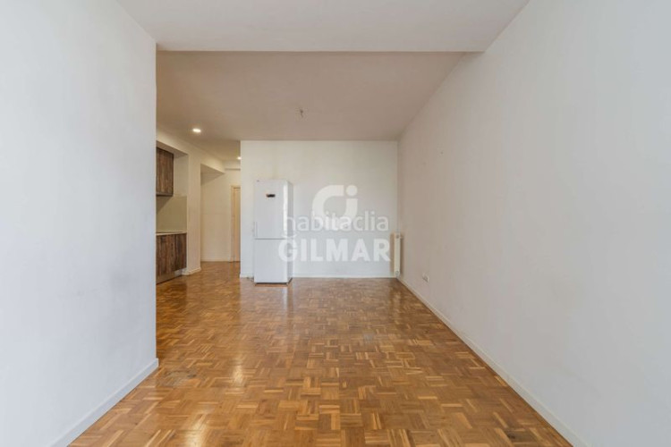 Piso se vende fantástico piso en altura ubicado en el corazón del barrio de Castilla, dentro del distrito de chamartín. con una superf en Madrid