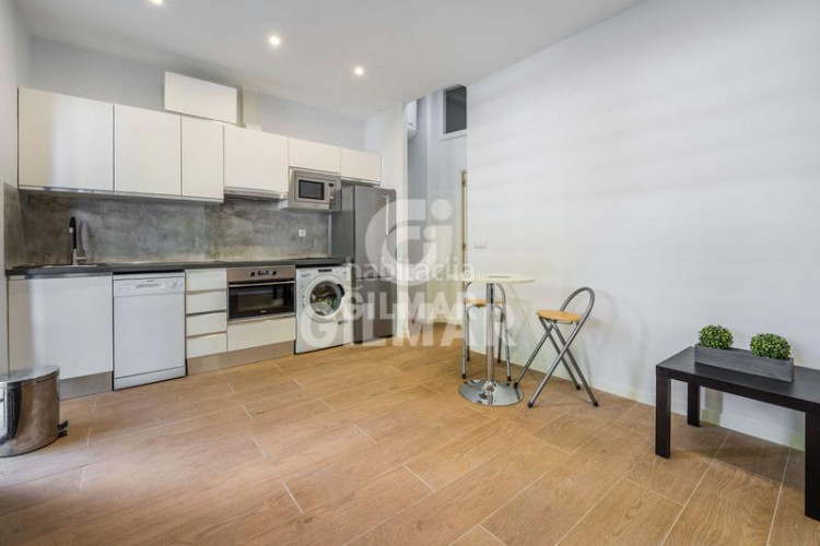Apartamento este elegante apartamento de 44 m2 se encuentra ubicado en el barrio de Castilla, en el distrito de chamartín, . consta d en Madrid