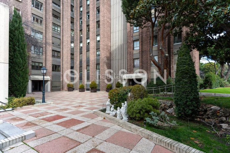 Piso luminosa vivienda con vistas panorámicas en nueva españa en Madrid