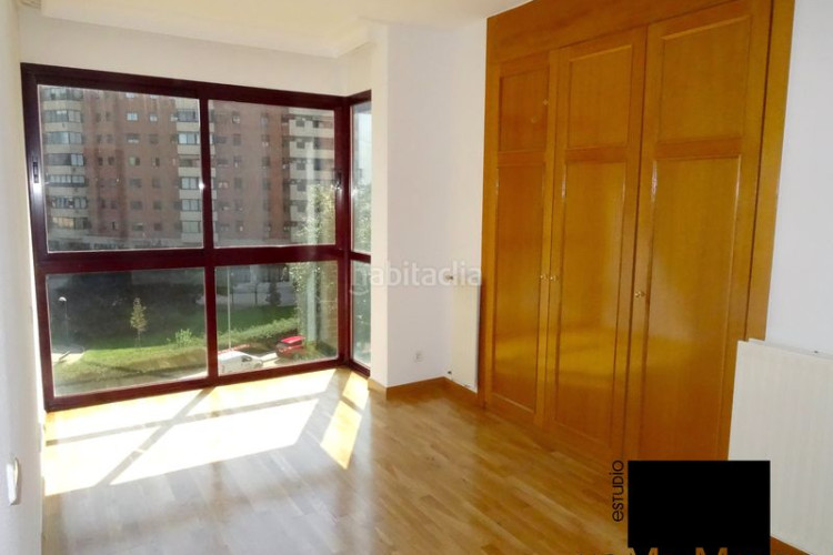 Piso estudio home ofrece magnifico piso de 124m², en la zona de la estación de chamartín. en Madrid