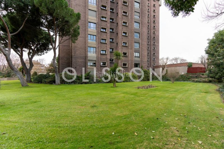 Piso luminosa vivienda con vistas panorámicas en nueva españa en Madrid