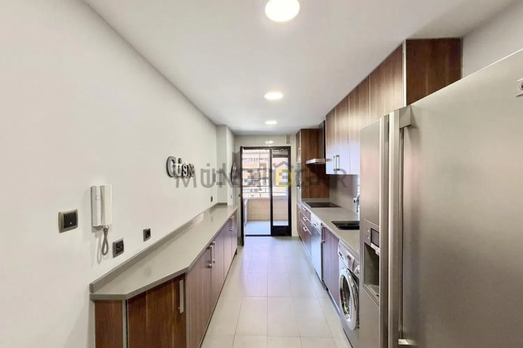 Piso en calle de Pastora Imperio