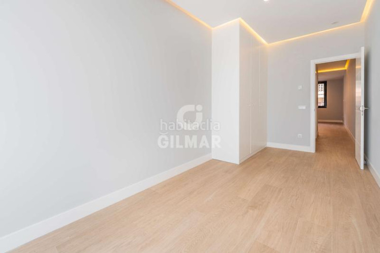 Piso licencia de hospedaje y máxima rentabilidad en el nuevo eje castellana nortese presenta esta exclusiva propiedad con lic en Madrid