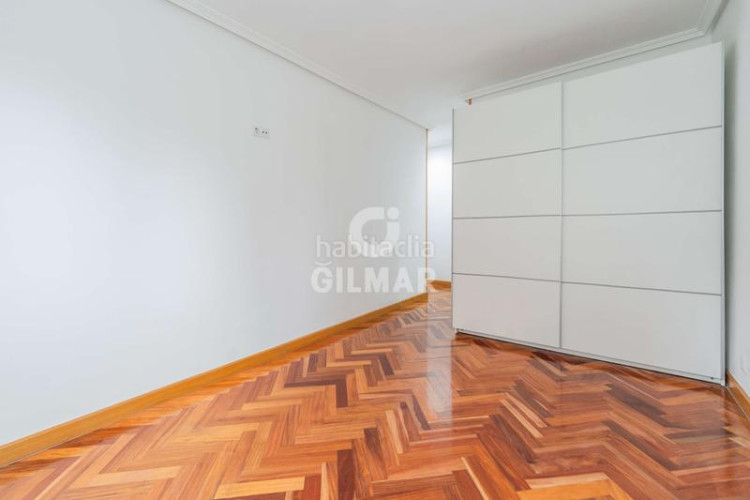 Piso en el prestigioso barrio de chamartín, , se encuentra esta vivienda en altura que representa una oportunidad única para aque en Madrid