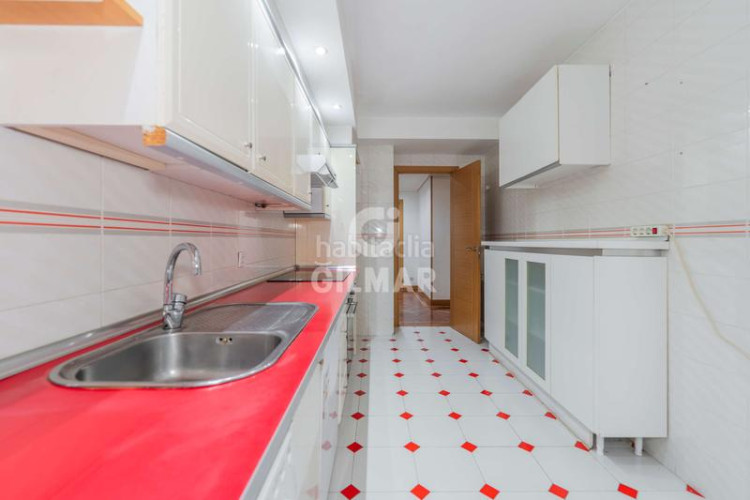 Piso en el prestigioso barrio de chamartín, , se encuentra esta vivienda en altura que representa una oportunidad única para aque en Madrid